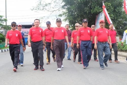 HUT Bhayangkara, Bupati Inhil dan Kapolres Jalan Santai Bersama Ribuan Masyarakat